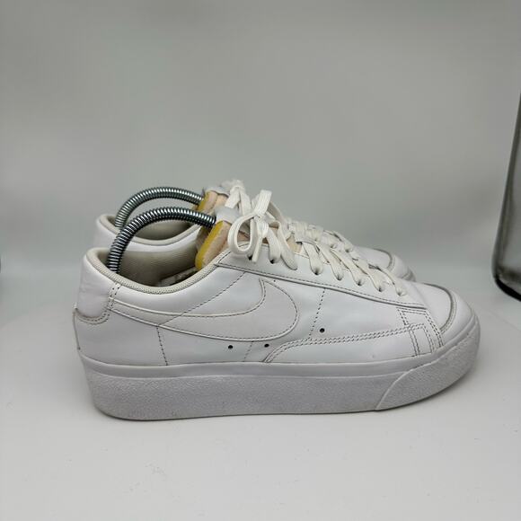 Nike Women's Blazer Low Platform Triple White Sneaker Size 9 - Picture 11 of 16